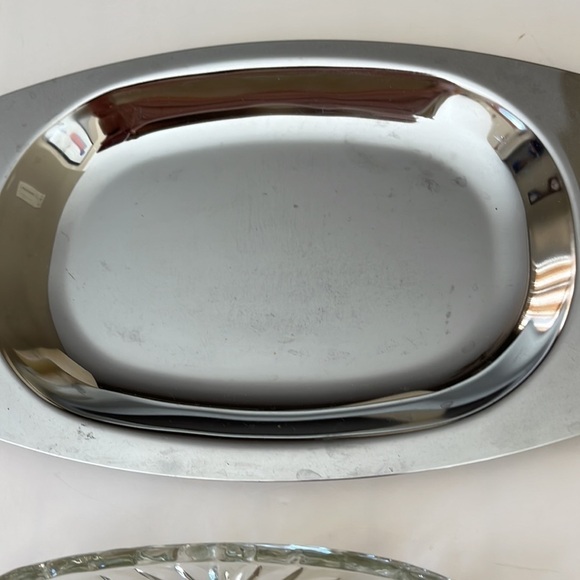 Vintage Serving Tray with glass server - Picture 9 of 12